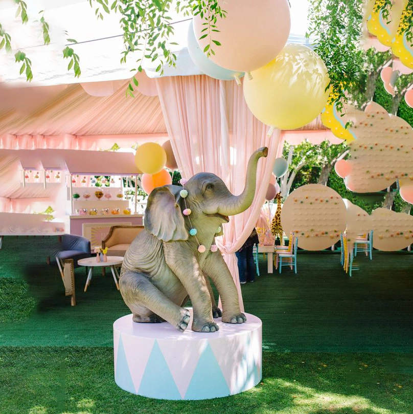 Best Selling Life Size Resin Fiberglass Elephant Safari Animals Decor Statue Can Be Customized