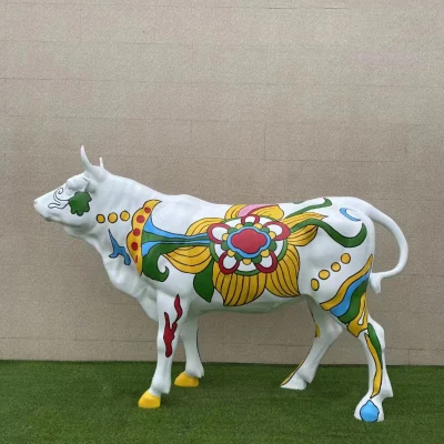 Life Size Resin Animal Cow Sculpture Hand Painting Fiberglass Bull Statue for Decoration
