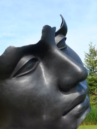 Handmade Office Ornament Indoor Abstract Art Bronze Winding Art Statue